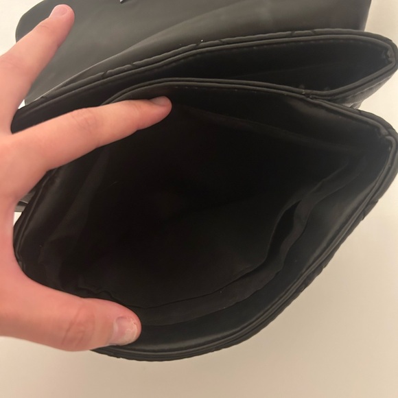 Badgley Mischka Black Quilted Leather Crossbody Bag - Picture 10 of 10